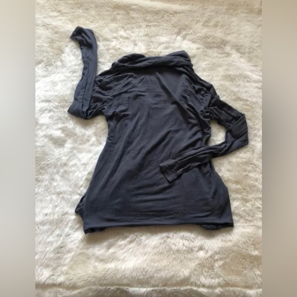Cardigan - Picture 2 of 4